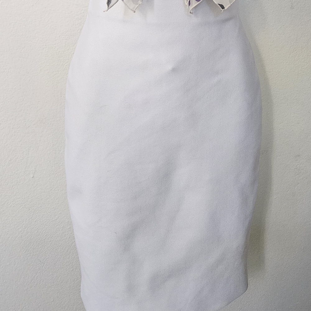A’gaci bodycon stretch skirt white. Worn one time.